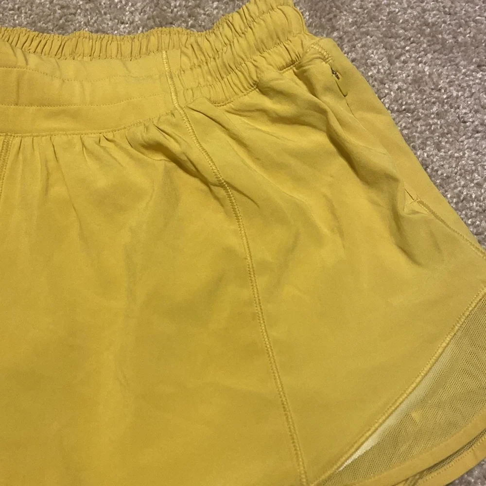 Lululemon hotty hot shorts - Picture 2 of 5